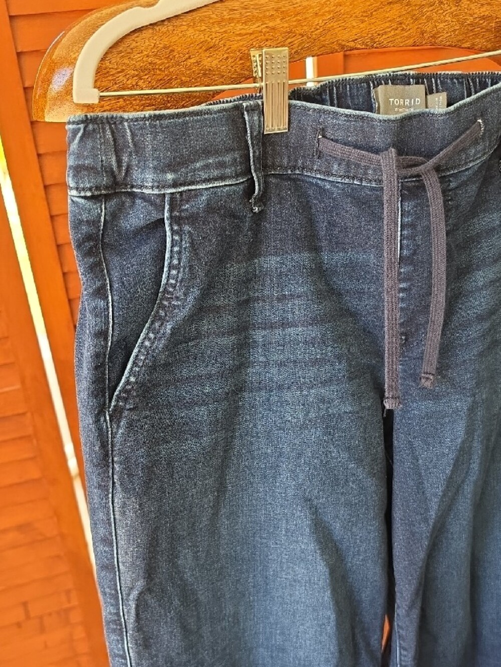 Torrid Weekend Wide Leg Crop Jeans Soft Pull-On Dark Wash Sze 1 - 14/16 Like New